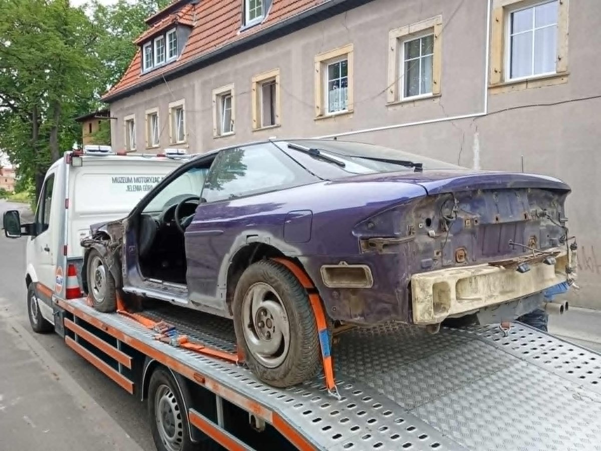 Lawetą Muzeum Motoryzacji